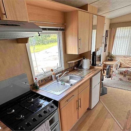 4-Bedroom Cosalt Caravan In Uddingston, Glasgow Exterior photo